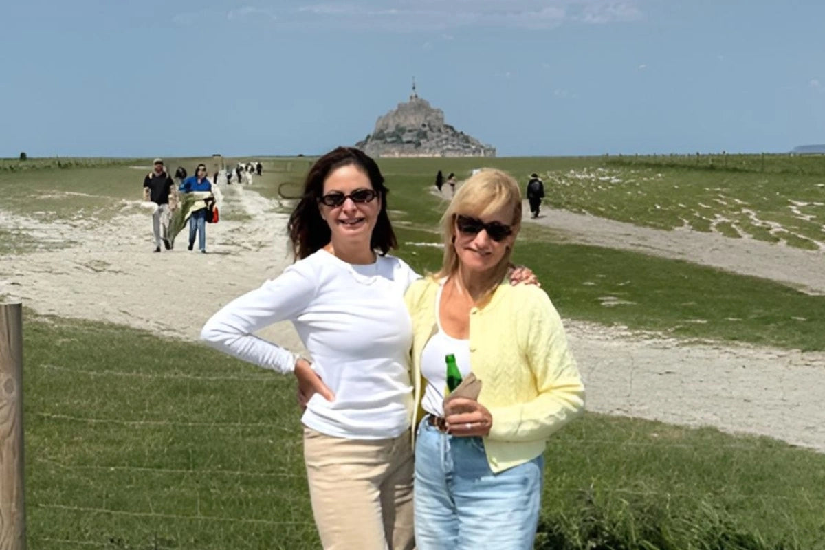 Link Paris tour guests near Mont Saint Michel.