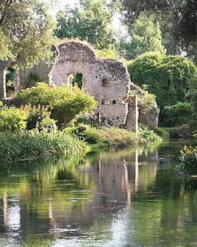 Day Trip To Oasi Di Ninfa And Sermoneta