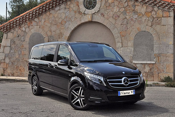A typical luxury vehicle used for Link Paris tours.